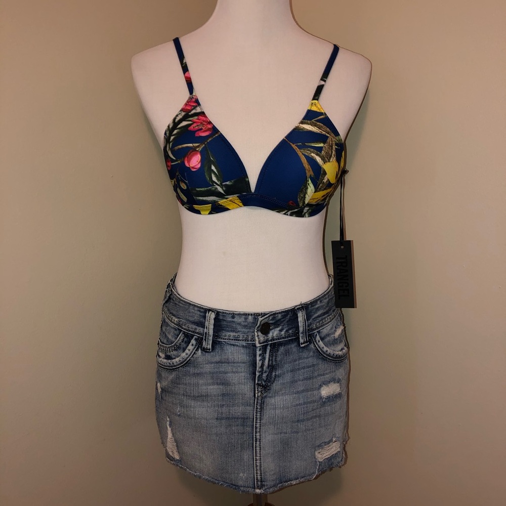Trangel Bikini Top,Size-M(approx 6;chest-35-36)NWT
